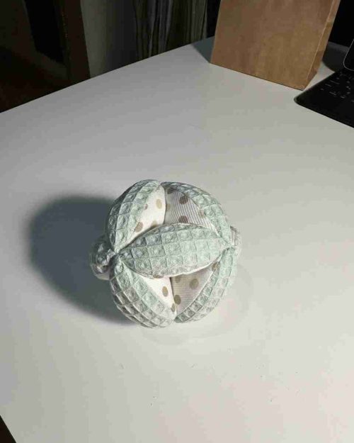 Pelota montessori 1- Whynat Couture